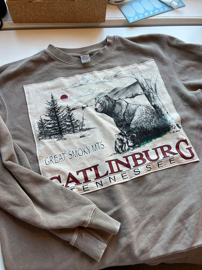 Gatlinburg Crewneck Upcycle Size S