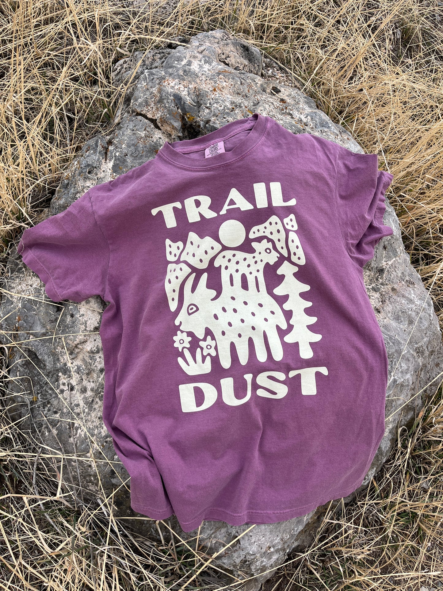 Traildust Cream Logo Tee